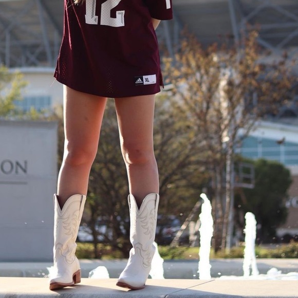 SOLD Tecovas Bone Annie’s 5.5B - Picture 2 of 13